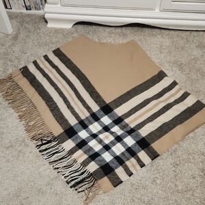 V. FRAAS Camel Plaid Fringe Poncho